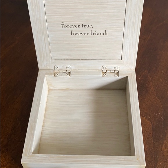 Friendship Keepsake Box sculpted by Susan Lordi | Willow Tree - New in Box - Picture 7 of 12